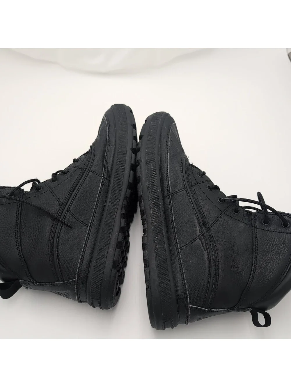 Nike ACG Woodside 2 Triple Black Leather Boots Men's US 11 Hiking 525393-090